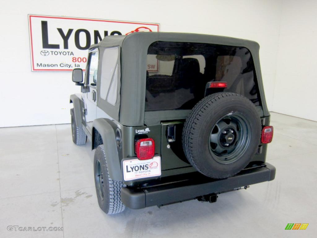 2005 Wrangler Willys Edition 4x4 - Moss Green Pearlcoat / Khaki photo #16