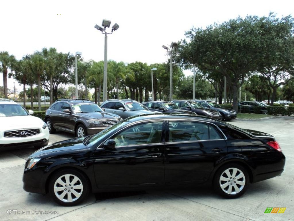 2007 Avalon XLS - Black / Ivory photo #10