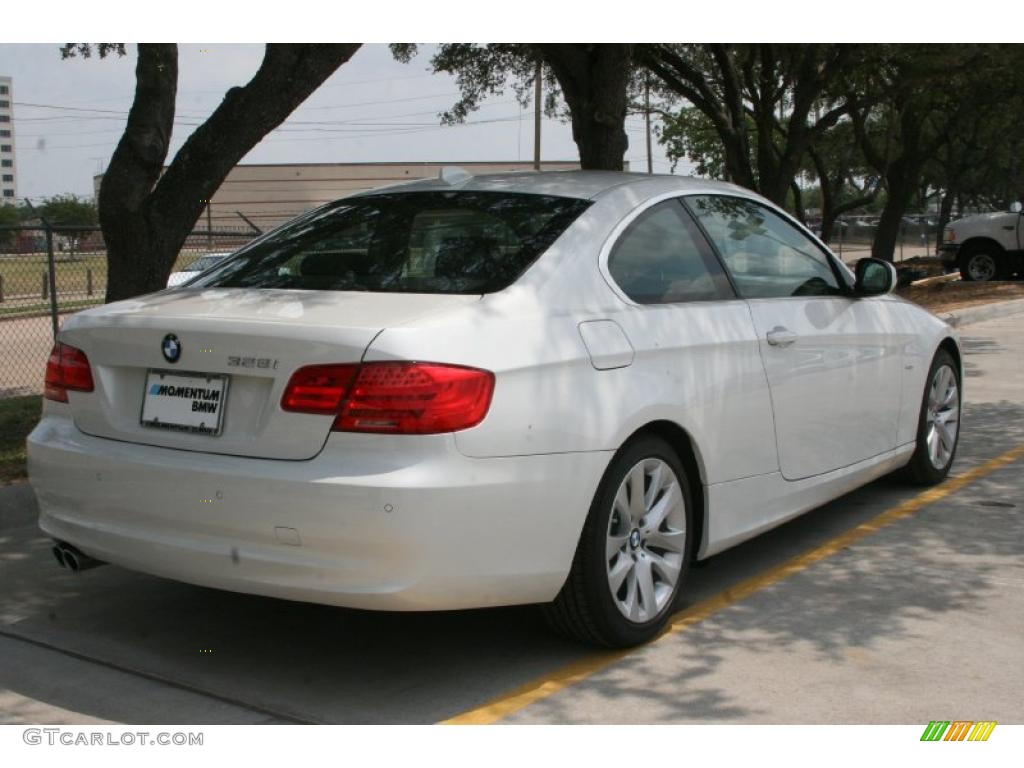2011 3 Series 328i Coupe - Mineral White Metallic / Black photo #3