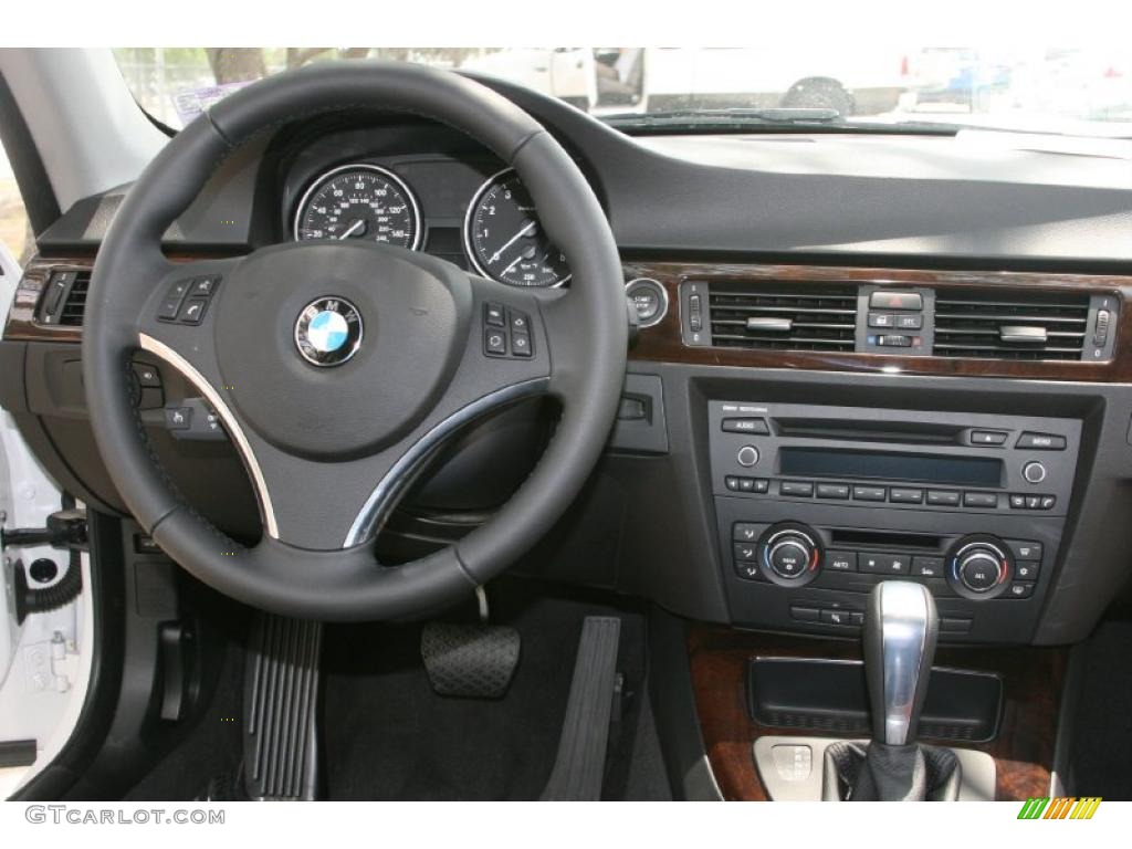 2011 3 Series 328i Coupe - Mineral White Metallic / Black photo #5