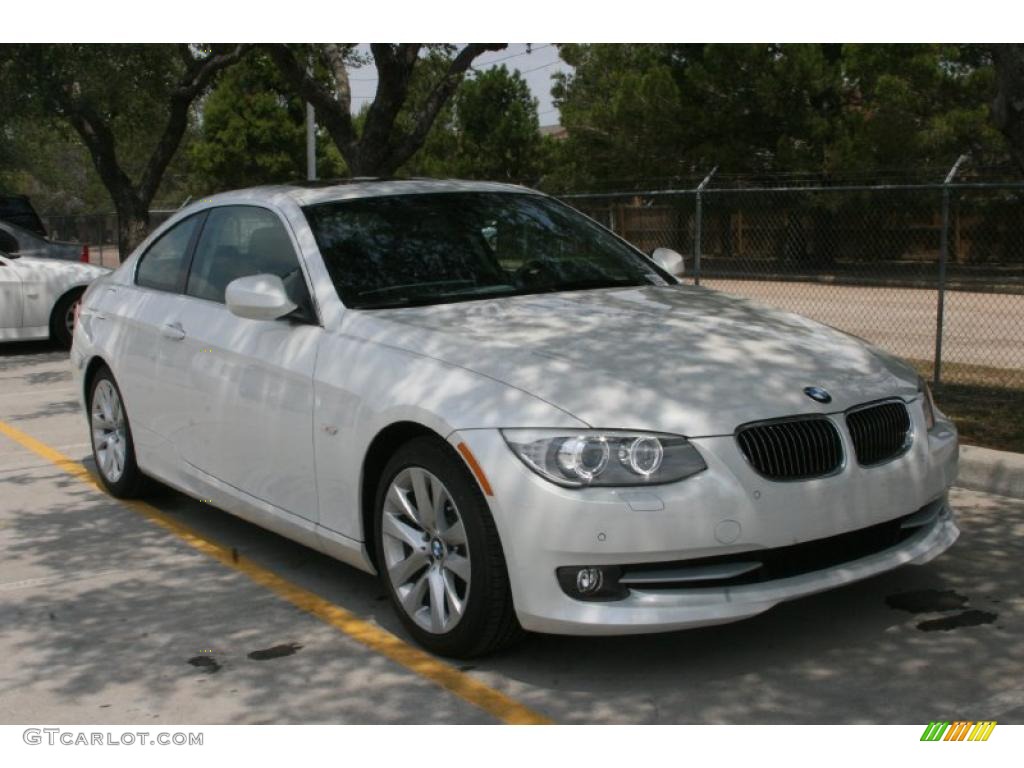 2011 3 Series 328i Coupe - Mineral White Metallic / Black photo #9