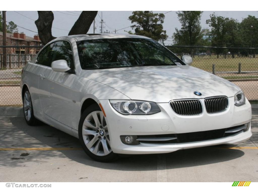 2011 3 Series 328i Coupe - Mineral White Metallic / Black photo #12