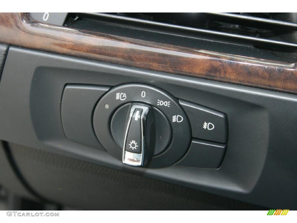 2009 BMW 3 Series 328xi Coupe Controls Photo #49808103