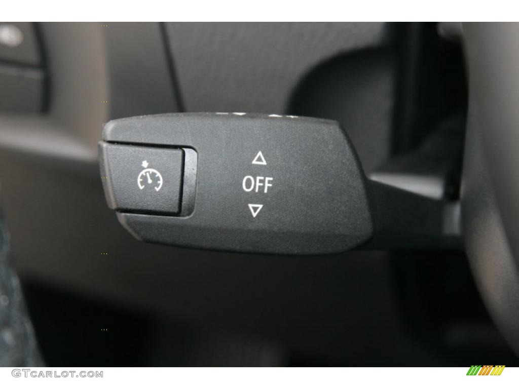 2009 BMW 3 Series 328xi Coupe Controls Photo #49808145