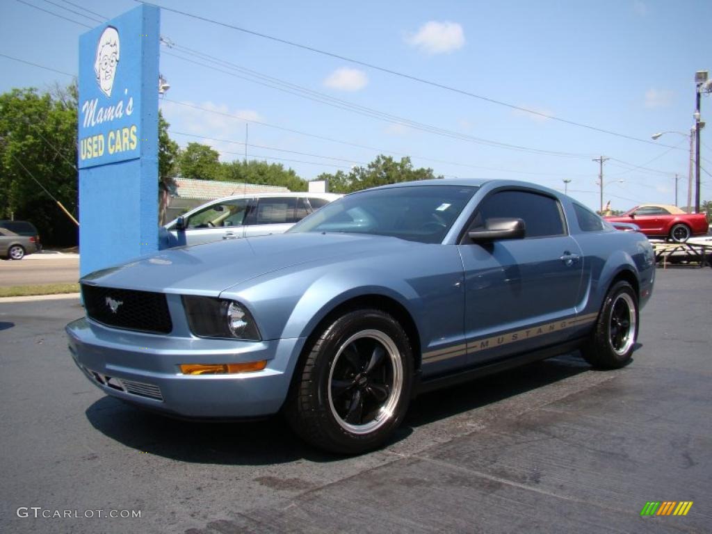 2005 Mustang V6 Premium Coupe - Windveil Blue Metallic / Medium Parchment photo #4