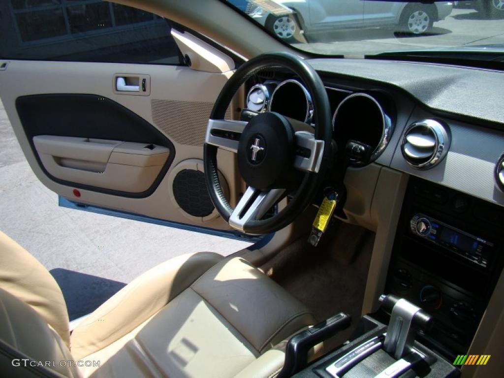 2005 Mustang V6 Premium Coupe - Windveil Blue Metallic / Medium Parchment photo #15