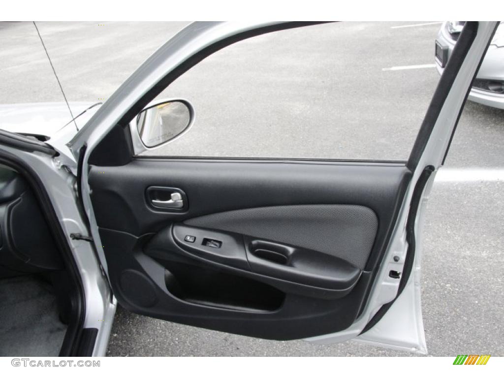 2005 Nissan Sentra 1.8 S Special Edition Door Panel Photos