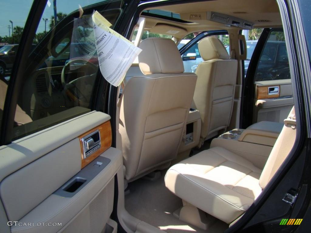 2008 Navigator Luxury - Black / Camel/Sand Piping photo #12