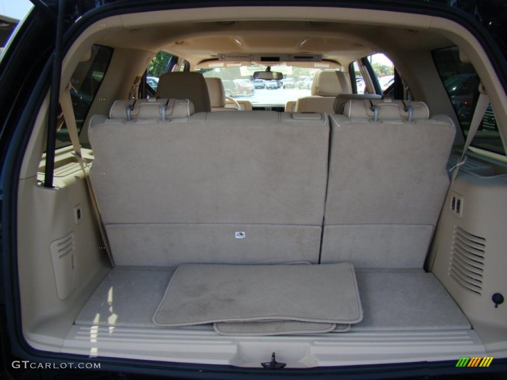 2008 Navigator Luxury - Black / Camel/Sand Piping photo #15