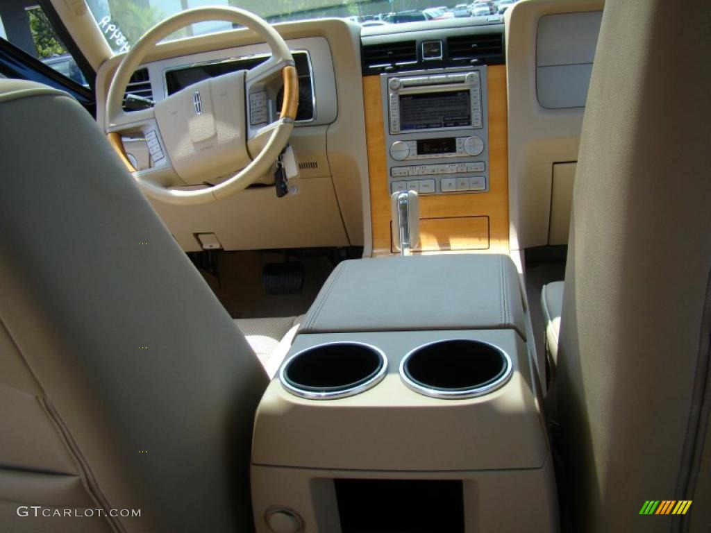 2008 Navigator Luxury - Black / Camel/Sand Piping photo #18