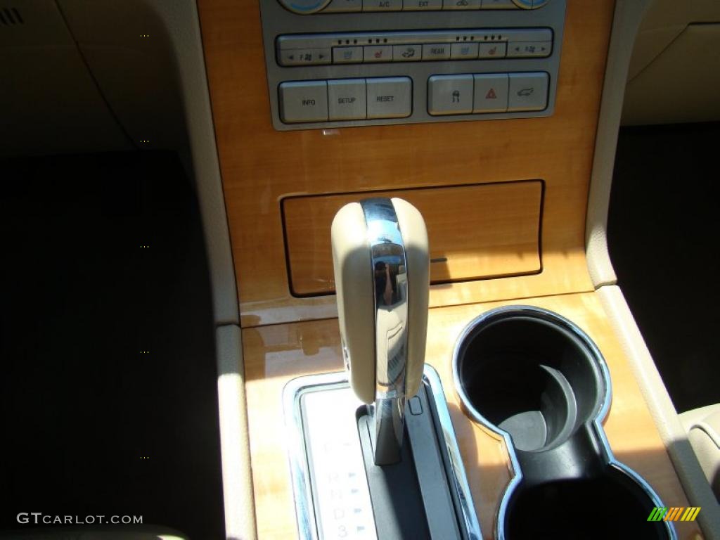 2008 Navigator Luxury - Black / Camel/Sand Piping photo #29