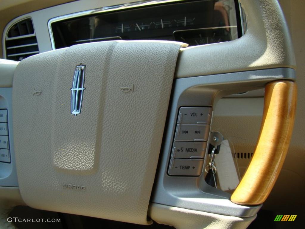 2008 Navigator Luxury - Black / Camel/Sand Piping photo #32