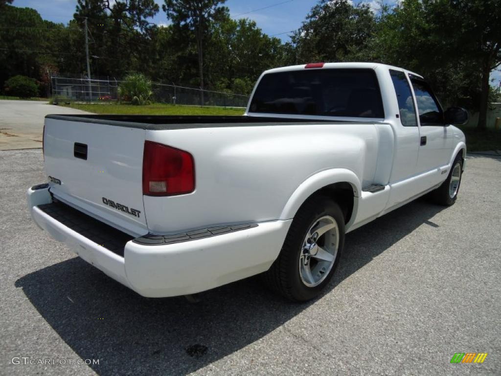 Summit White 2003 Chevrolet S10 LS Extended Cab Exterior Photo #49811817