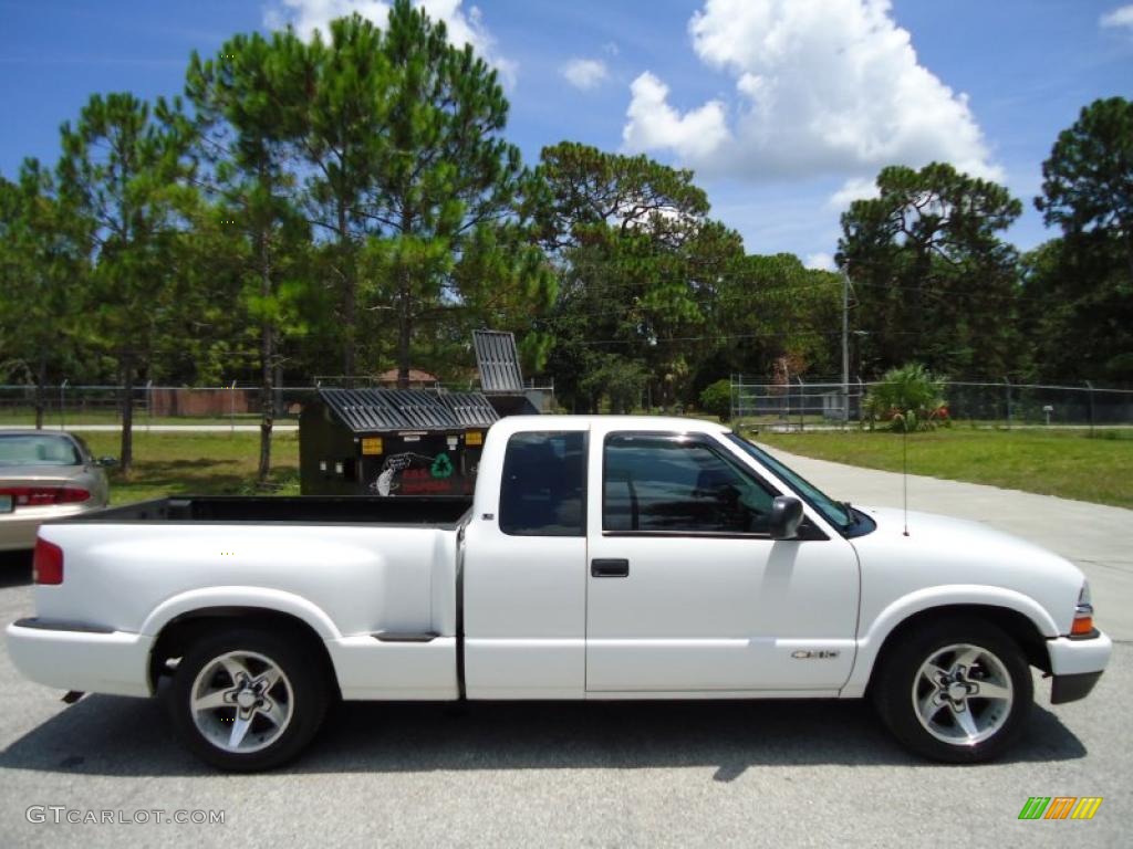 Summit White 2003 Chevrolet S10 LS Extended Cab Exterior Photo #49811832