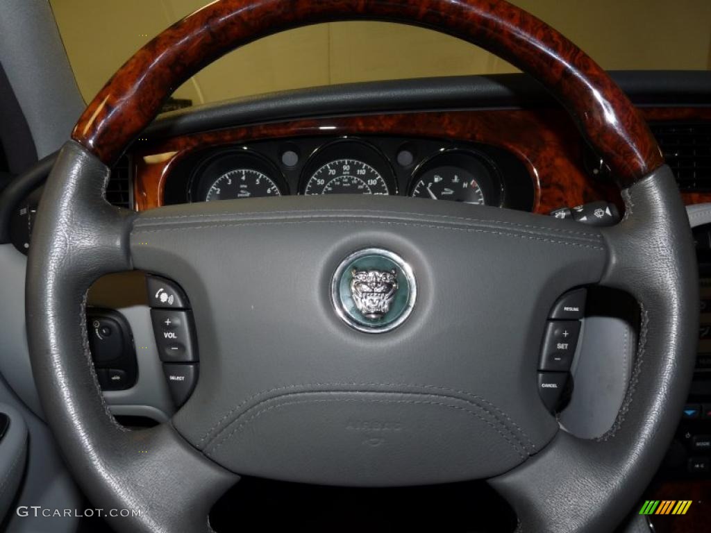 2005 Jaguar XJ XJ8 L Steering Wheel Photos