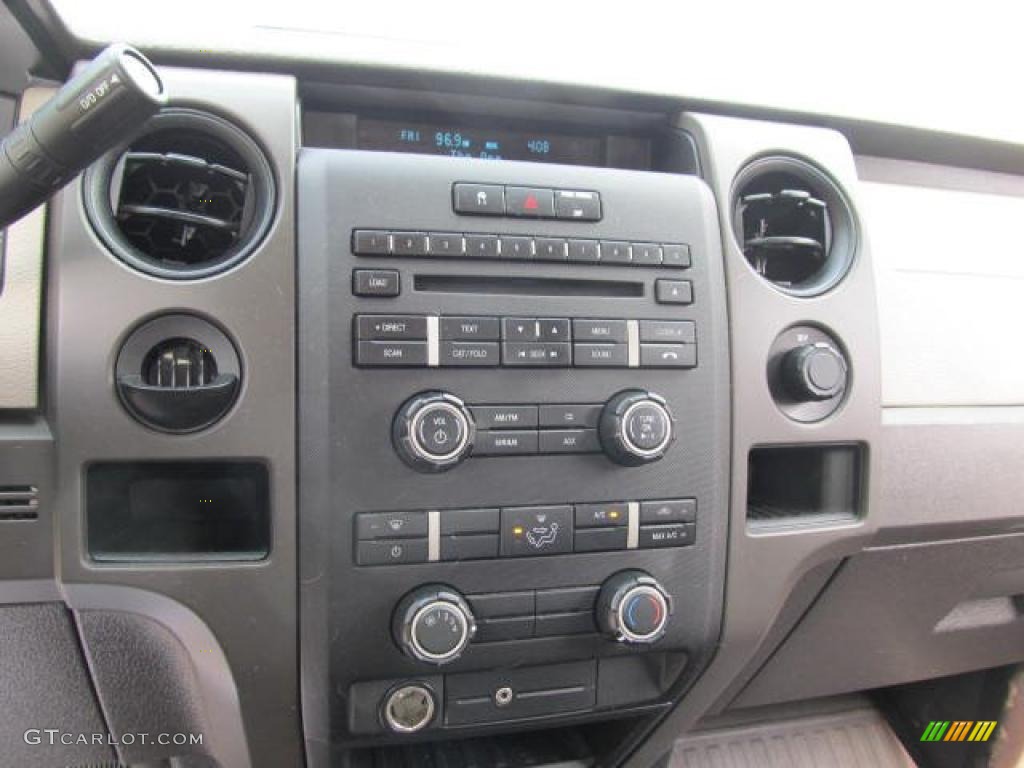2009 Ford F150 STX SuperCab 4x4 Controls Photo #49813062