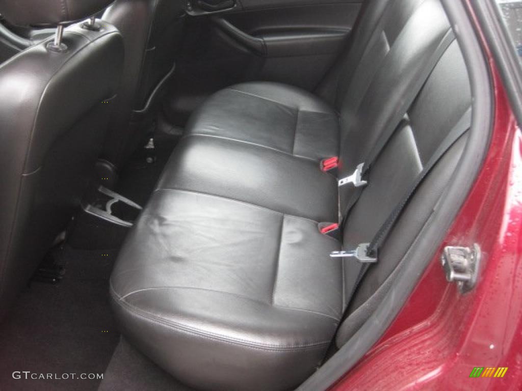 2007 Focus ZX5 SES Hatchback - Dark Toreador Red Metallic / Charcoal photo #3