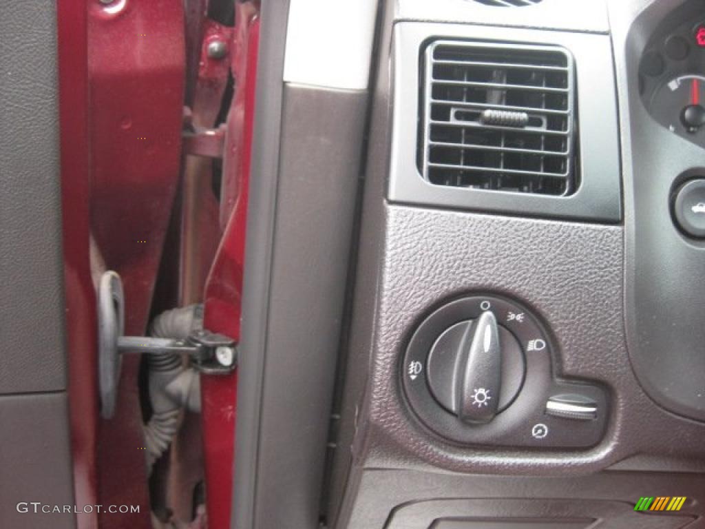 2007 Focus ZX5 SES Hatchback - Dark Toreador Red Metallic / Charcoal photo #22