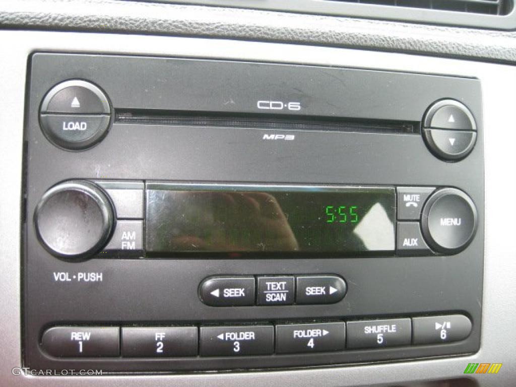 2007 Ford Focus ZX5 SES Hatchback Controls Photo #49817256