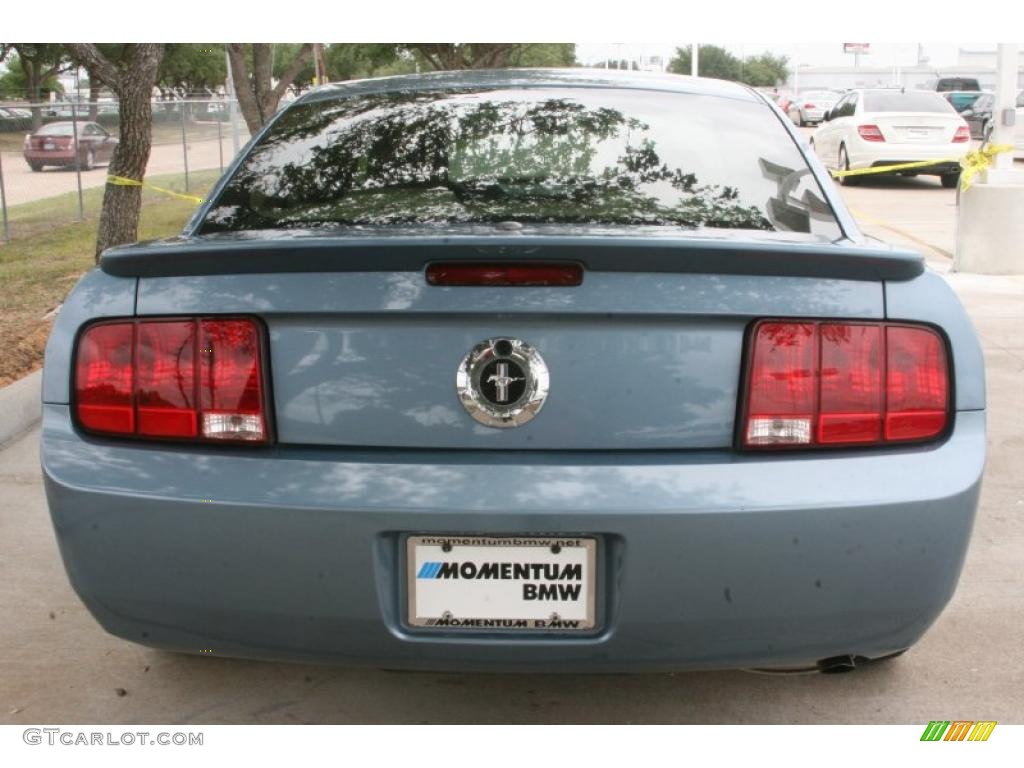 2007 Mustang V6 Premium Coupe - Windveil Blue Metallic / Light Graphite photo #15