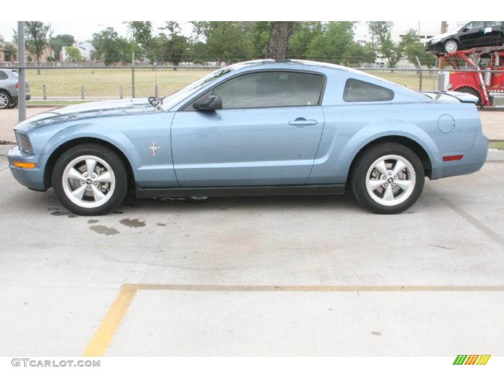 2007 Mustang V6 Premium Coupe - Windveil Blue Metallic / Light Graphite photo #16