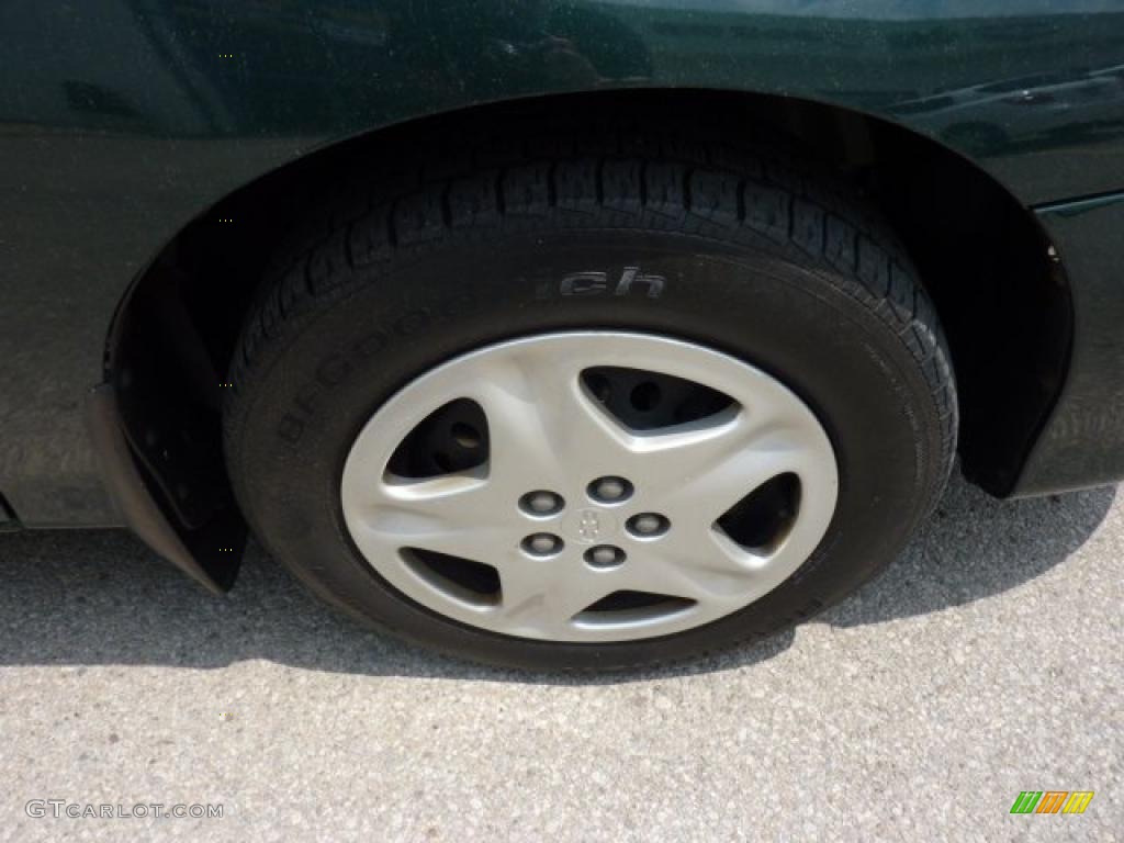 2002 Cavalier LS Sedan - Forest Green Metallic / Neutral photo #12