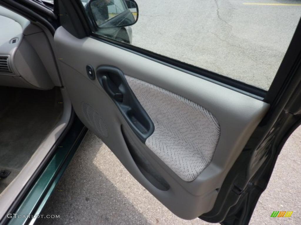 2002 Cavalier LS Sedan - Forest Green Metallic / Neutral photo #15