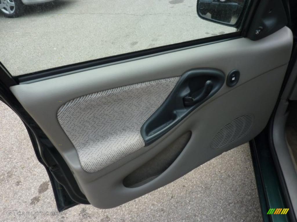 2002 Cavalier LS Sedan - Forest Green Metallic / Neutral photo #22