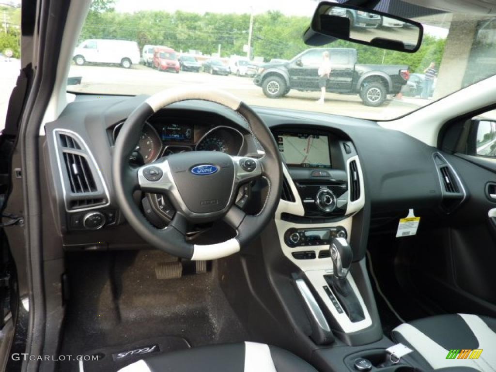 2012 Focus Titanium 5-Door - Tuxedo Black Metallic / Arctic White Leather photo #12