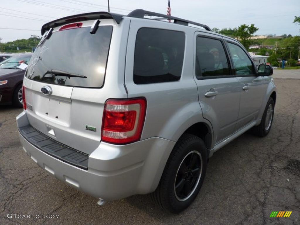 2011 Escape XLT Sport V6 4WD - Ingot Silver Metallic / Charcoal Black photo #4
