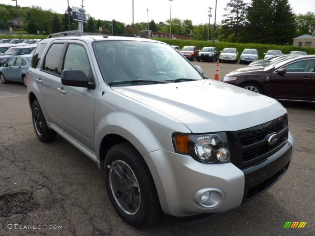 2011 Escape XLT Sport V6 4WD - Ingot Silver Metallic / Charcoal Black photo #6