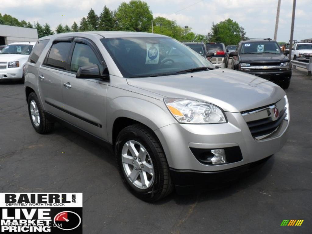 2007 Outlook XE AWD - Silver Pearl / Black photo #1