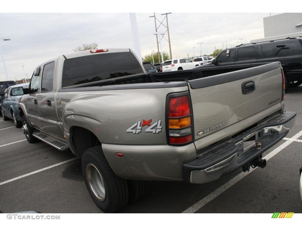 2002 Silverado 3500 LT Crew Cab 4x4 Dually - Light Pewter Metallic / Graphite photo #3