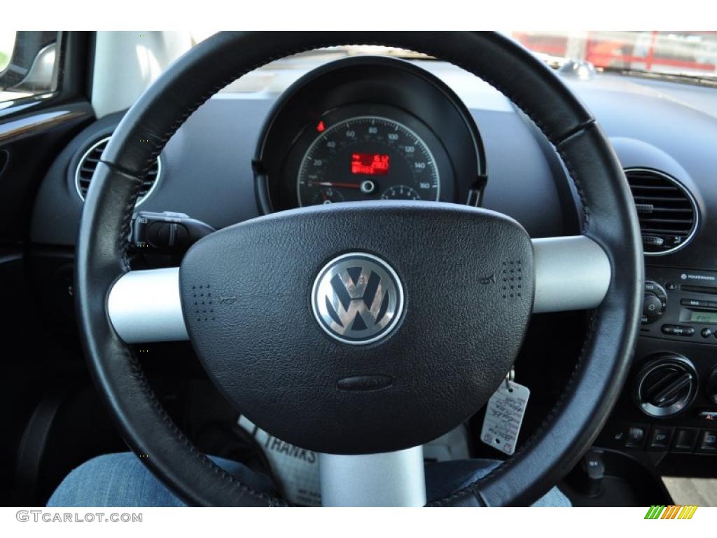 2009 Volkswagen New Beetle 2.5 Convertible Steering Wheel Photos