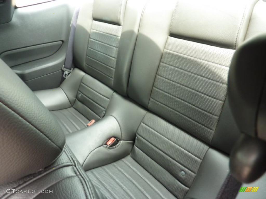 Dark Charcoal Interior 2006 Ford Mustang GT Premium Coupe Photo #49825527