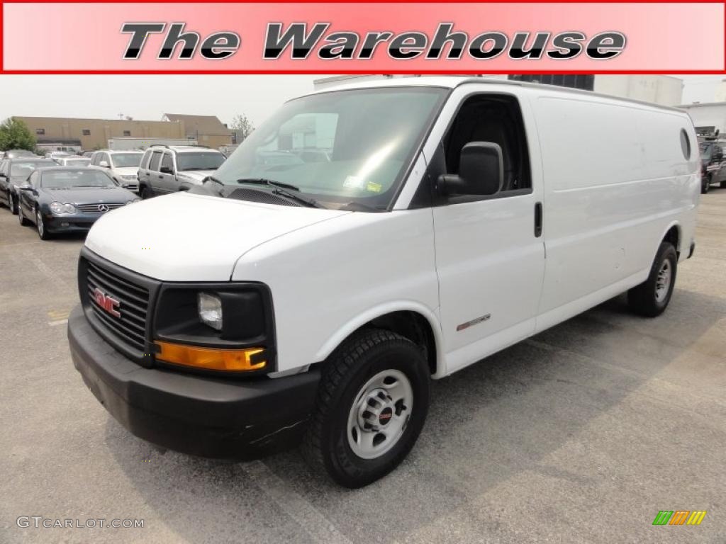 Summit White GMC Savana Van
