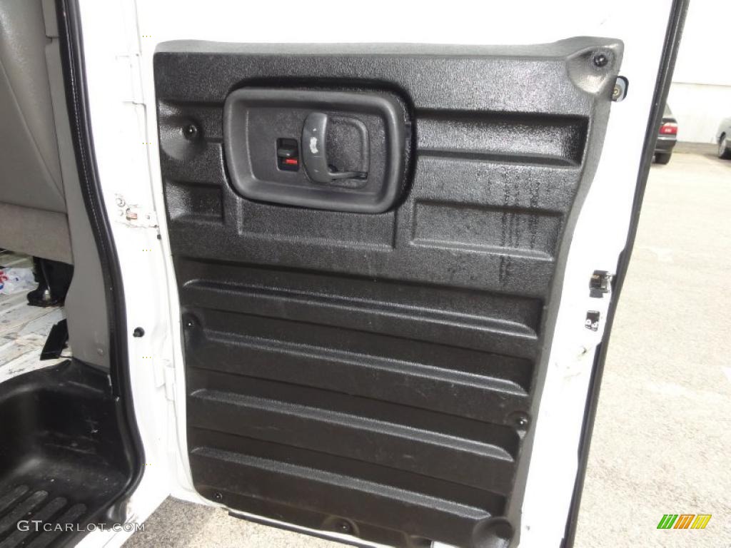 2006 Savana Van 3500 Extended Cargo - Summit White / Medium Pewter photo #23