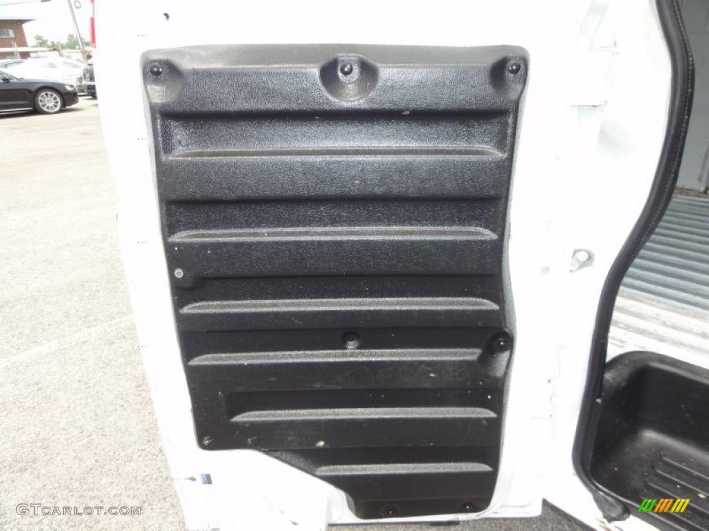 2006 Savana Van 3500 Extended Cargo - Summit White / Medium Pewter photo #24