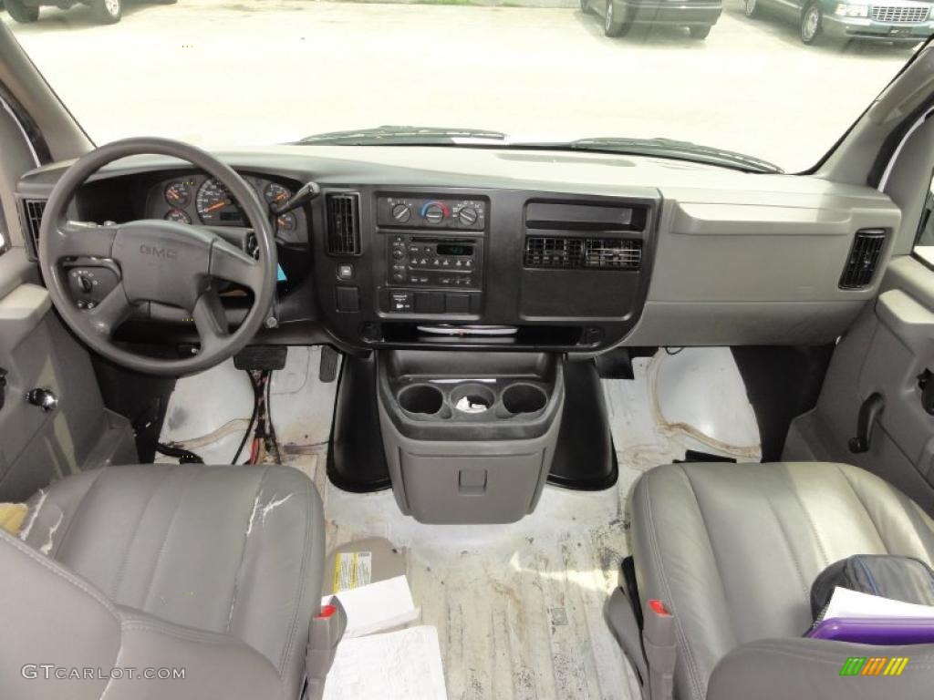 2006 GMC Savana Van 3500 Extended Cargo Medium Pewter Dashboard Photo #49829520