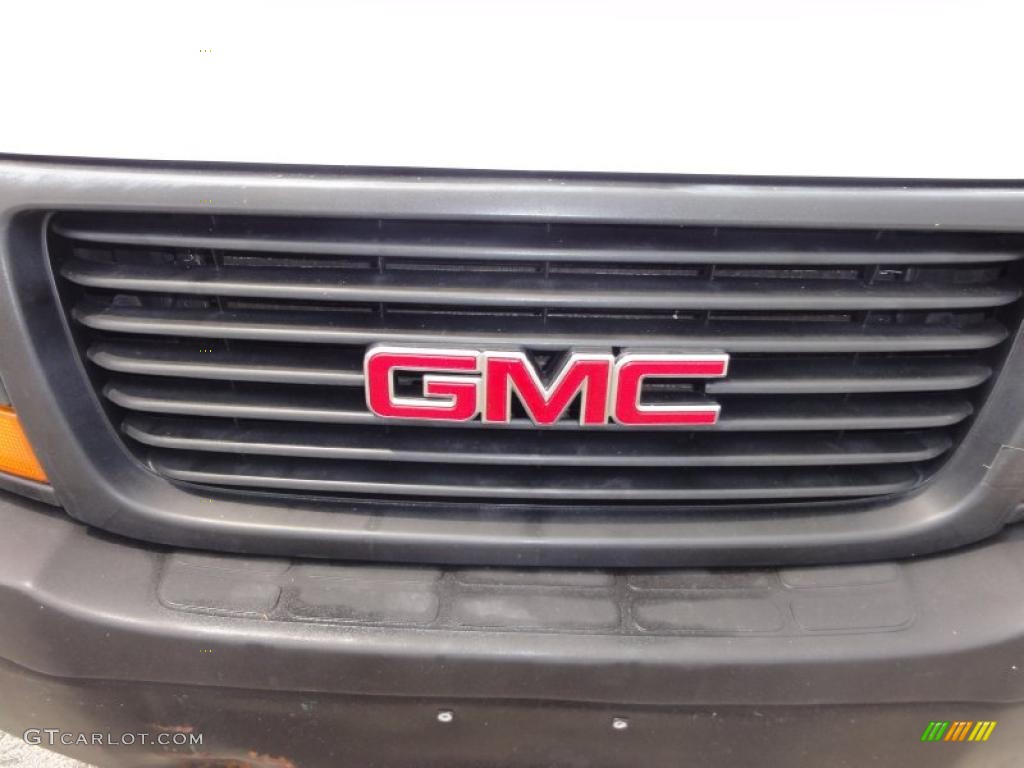 2006 Savana Van 3500 Extended Cargo - Summit White / Medium Pewter photo #36