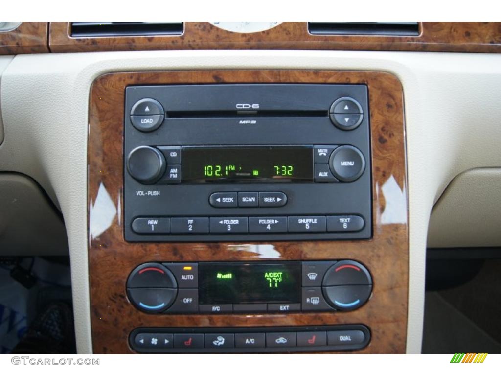 2007 Ford Five Hundred Limited AWD Controls Photo #49830351