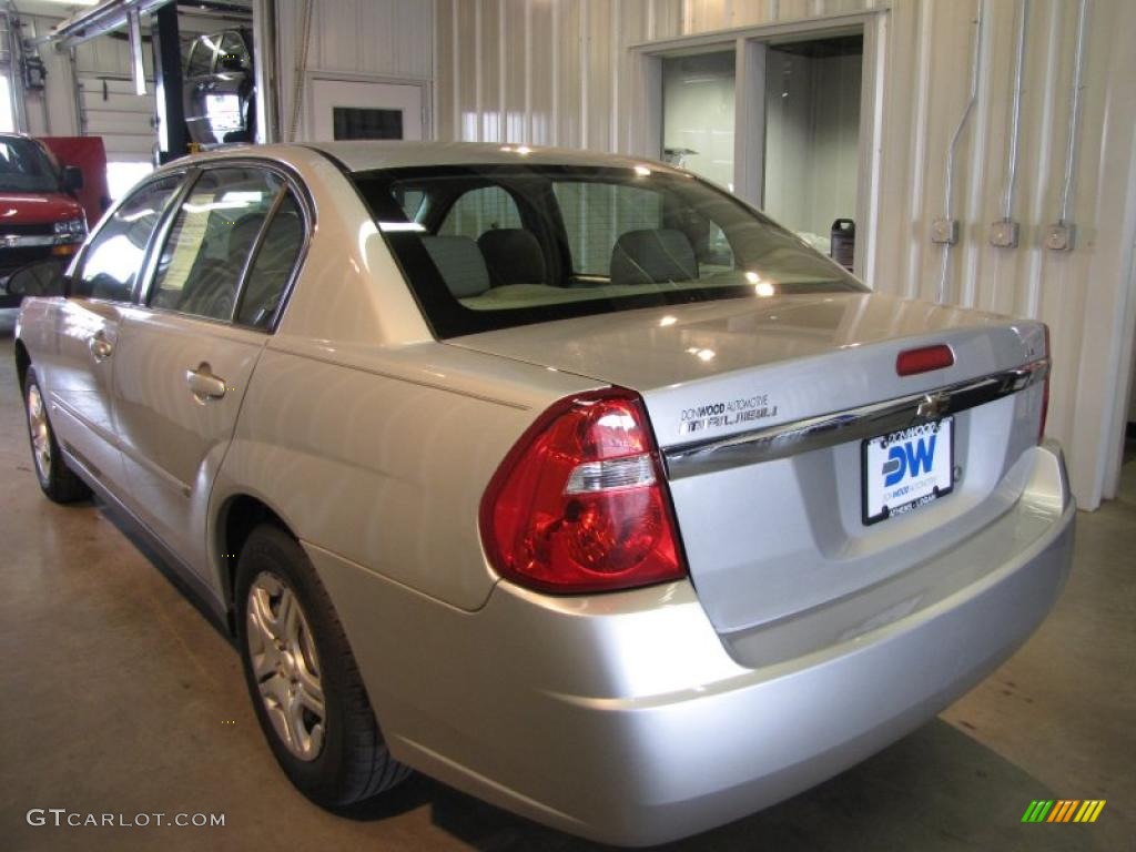 2006 Malibu LS Sedan - Silverstone Metallic / Titanium Gray photo #2