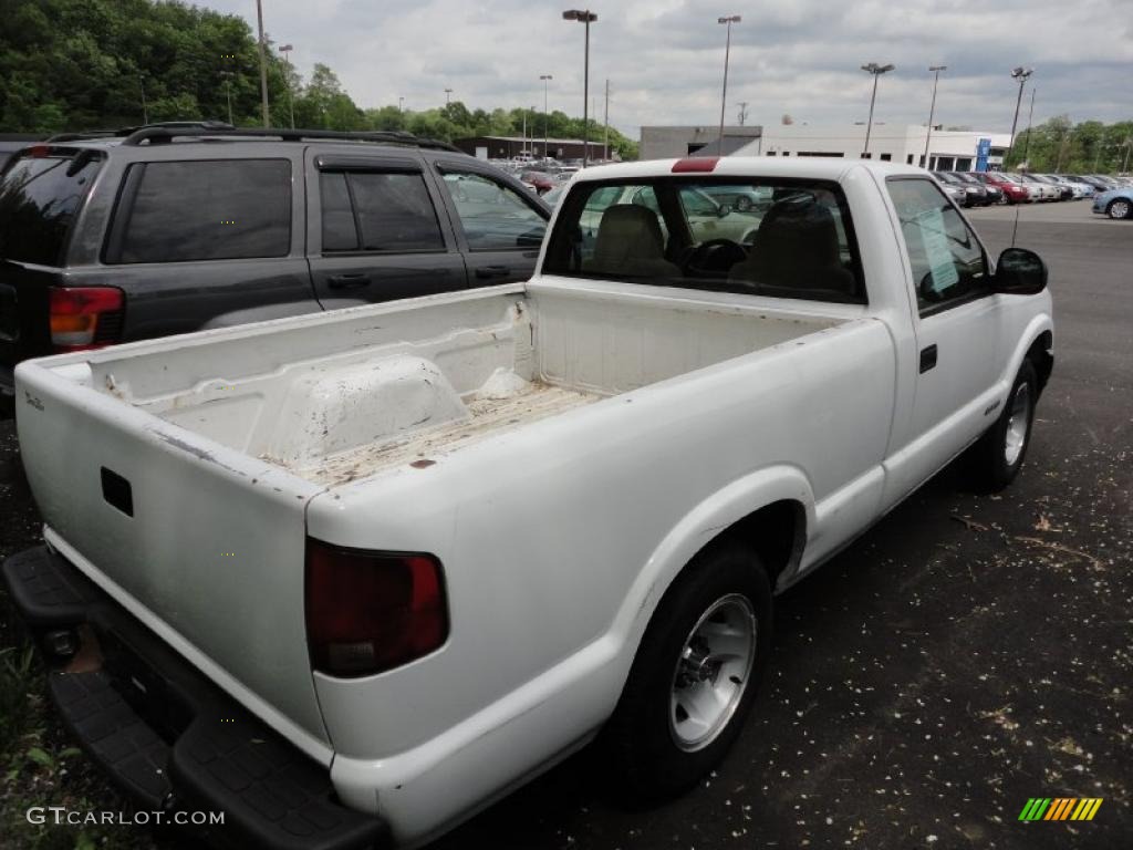 1998 S10 Regular Cab - Summit White / Beige photo #3