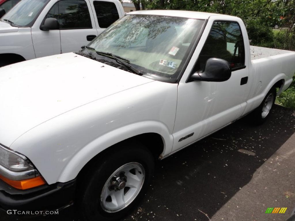 1998 S10 Regular Cab - Summit White / Beige photo #4