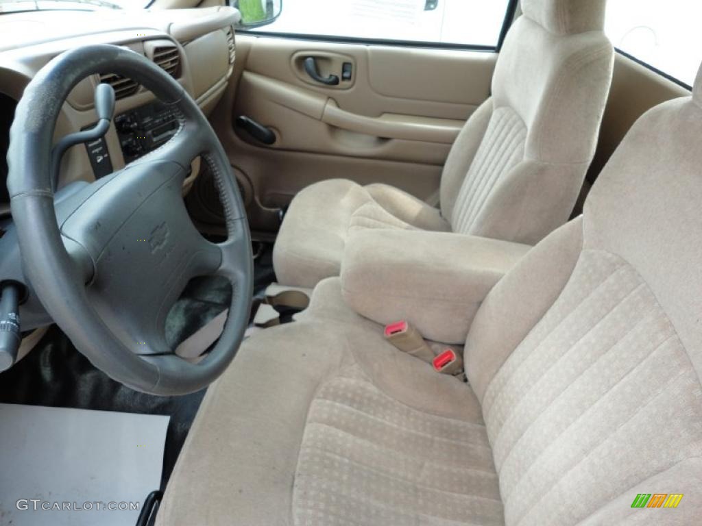 1998 S10 Regular Cab - Summit White / Beige photo #9