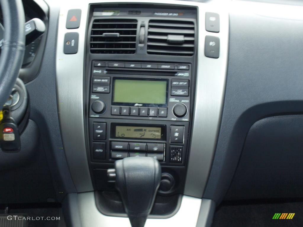 2009 Hyundai Tucson Limited V6 4WD Controls Photos