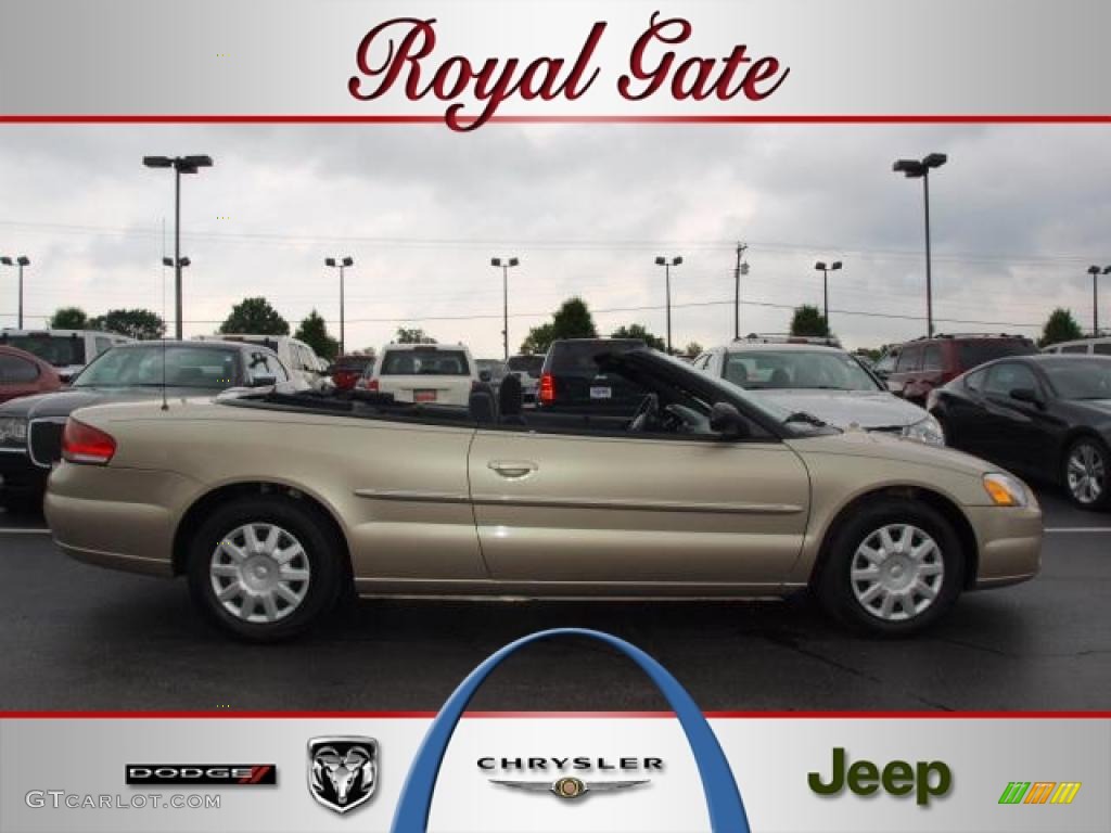 2005 Sebring Convertible - Linen Gold Metallic / Charcoal photo #1