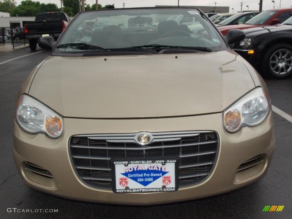 2005 Sebring Convertible - Linen Gold Metallic / Charcoal photo #8
