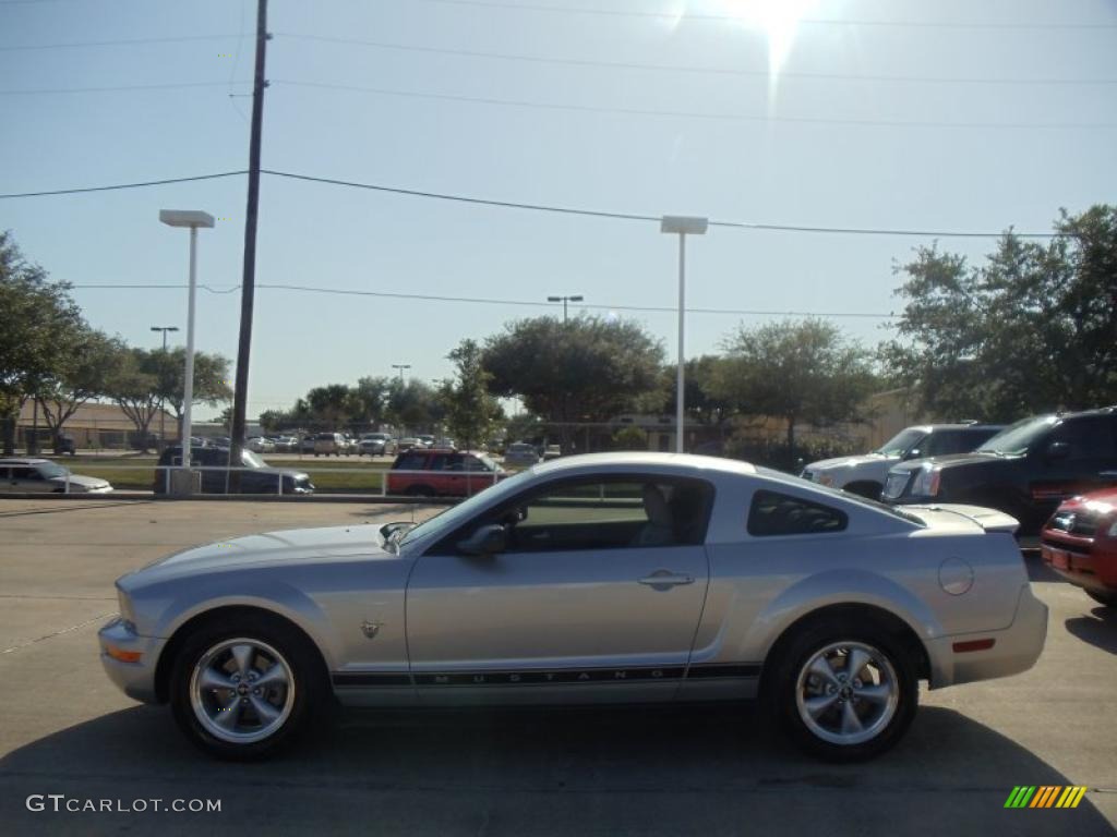 2009 Mustang V6 Premium Coupe - Brilliant Silver Metallic / Light Graphite photo #5