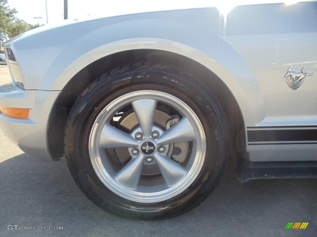 2009 Mustang V6 Premium Coupe - Brilliant Silver Metallic / Light Graphite photo #6